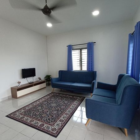 Aisya Homestay Bajet Karak Setia Esterno foto