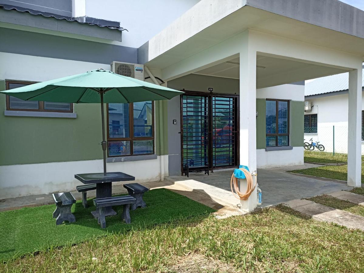 Aisya Homestay Bajet Karak Setia Esterno foto